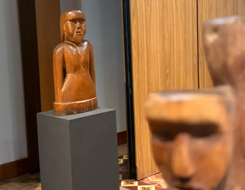 A Madeira Me Contou: Exposição no Acre Revela Ancestralidade Indígena Através de Esculturas