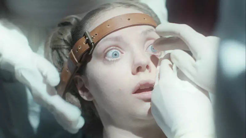 A Outra Face de Cinderela: Como 'Meia-Irmã Feia' Transforma o Conto em Pesadelo Aterrorizante