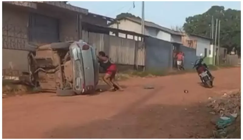 Acidente grave em Santarém: Carro capota no bairro Alvorada e deixa duas vítimas com ferimentos