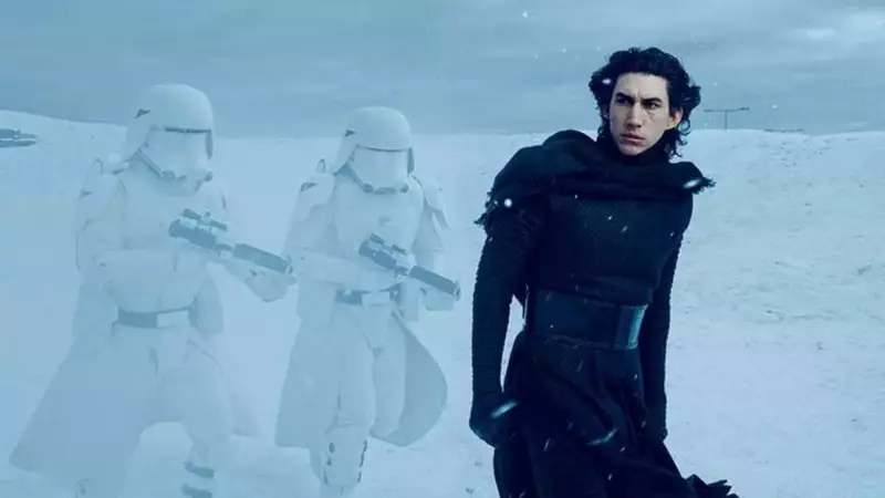 Adam Driver Revela: Disney Recusou Filme Solo de Star Wars Focado em Ben Solo