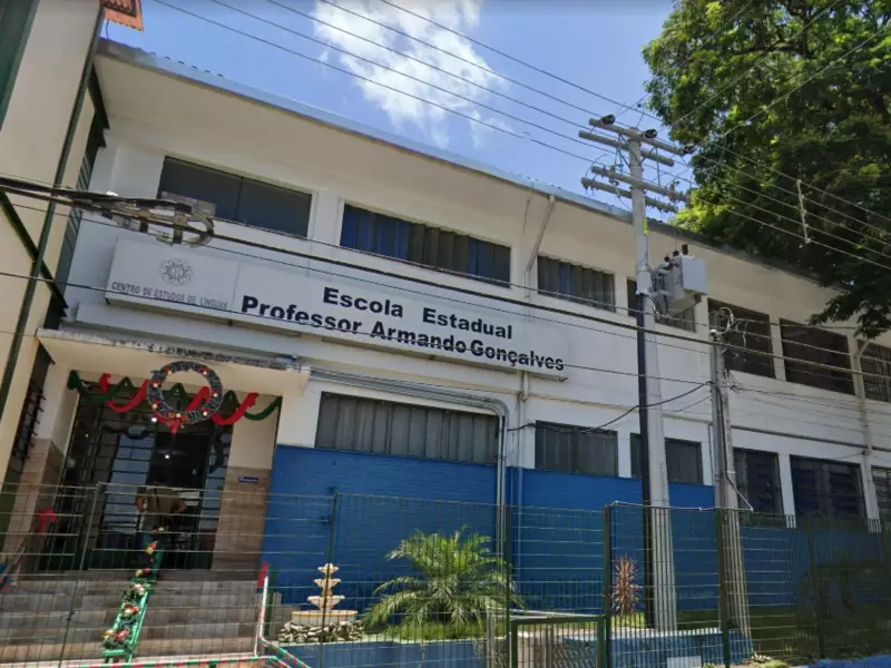 Adolescente com faca ameaça aluna dentro de escola em SP: PM apreende jovem