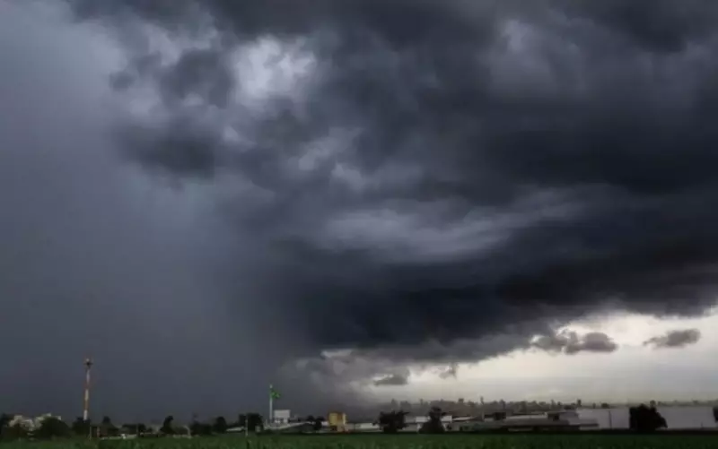 Alerta em Goiás: Previsão de chuva, ventania e até granizo nesta semana