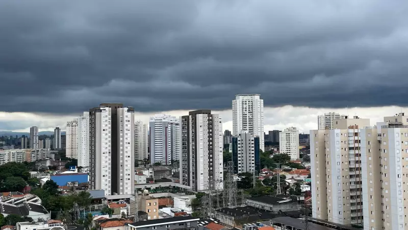 Alerta máximo: Grande SP enfrenta tempestades severas com granizo e ventania neste fim de semana