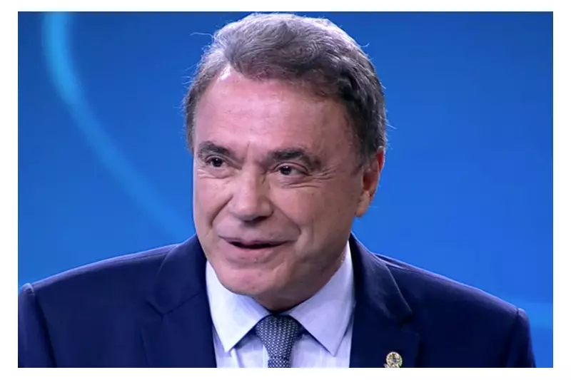 Alvaro Dias Abandona o Podemos e Desabafa: "Sistema Partidário é Nefasto"