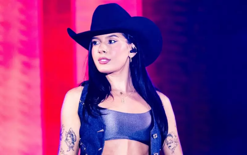 Ana Castela brilha em Trindade: Cantora é atração premium da Festa do Divino Pai Eterno por R$ 880 mil