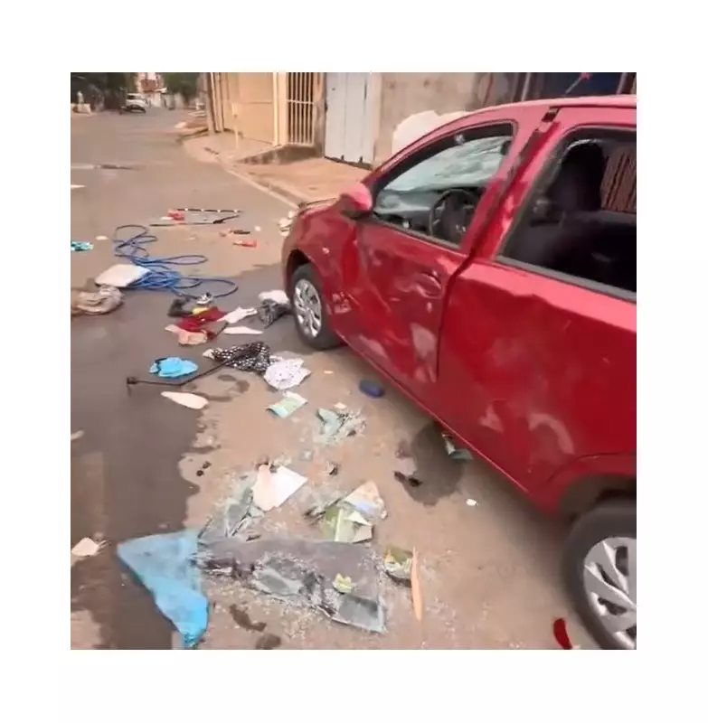 Ação social vira pesadelo: Adolescentes depredam carro de mulher no DF; veja o vídeo chocante