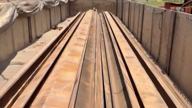 Apreensão Recorde em Araxá: 24 Toneladas de Trilhos Furtados Encontrados em Carreta