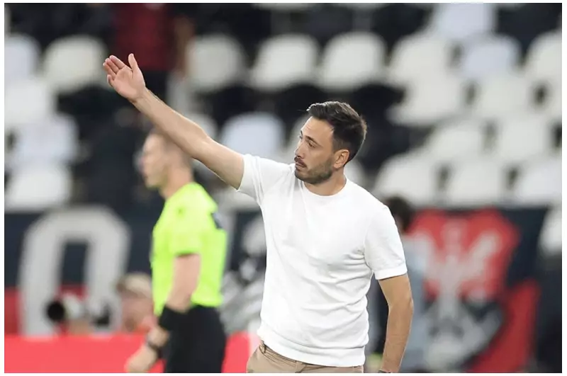 Arbitragem vergonhosa no Botafogo x Flamengo: Falhas contribuíram para agressão a Emerson Royal