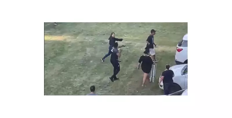 Arma em Campo: Quarto Árbitro saca pistola durante confusão em jogo amador no RS