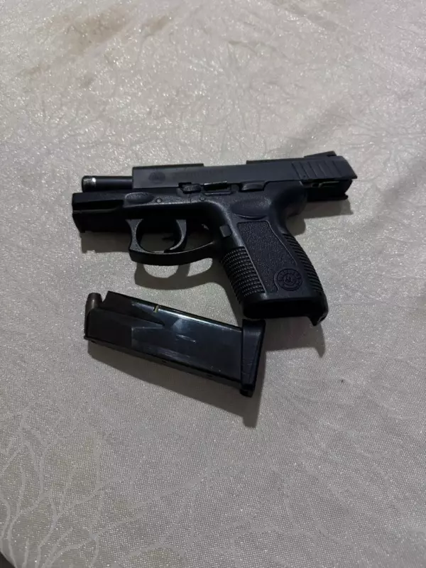 Armamento Furtado de PM Dispara Acidentalmente e Atinge Próprio Ladrão no Acre