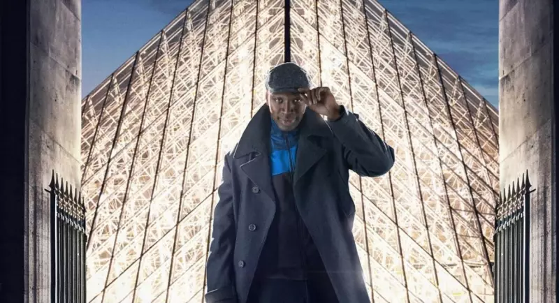 Assalto ao Louvre: Prefeito de Paris compara roubo milionário à ficção de Arsène Lupin