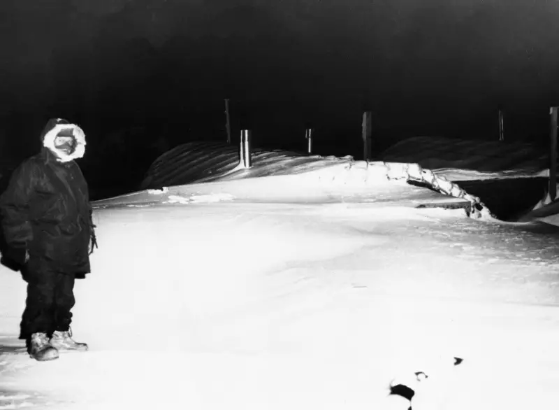 Base Militar Secreta da Guerra Fria é Revelada sob Gelo da Groenlândia pela NASA