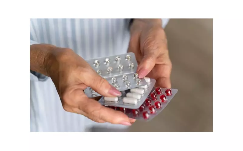 Boca Seca por Remédios: Mais de 400 Medicamentos Podem Causar Xerostomia - Entenda os Riscos