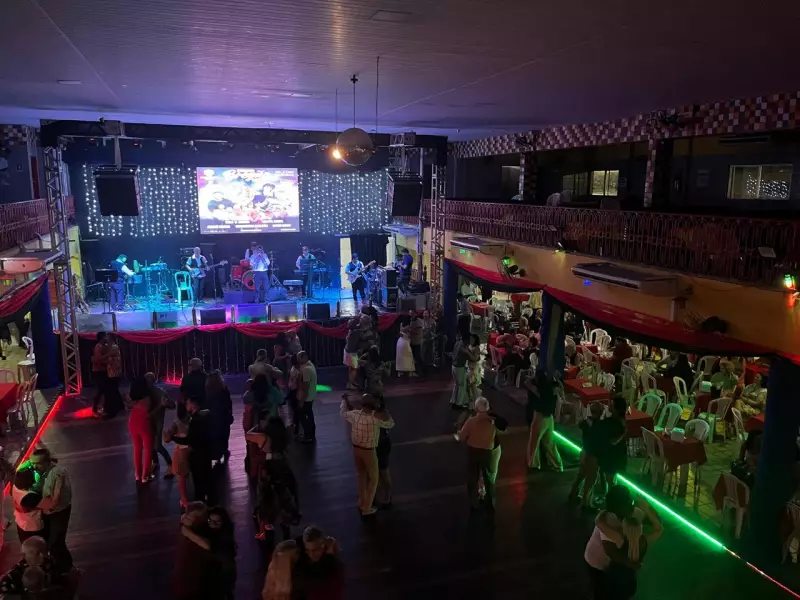 Boleros, Salsas e Tradição: Como os Clubes do Recife Preservam a Alma Cultural da Cidade