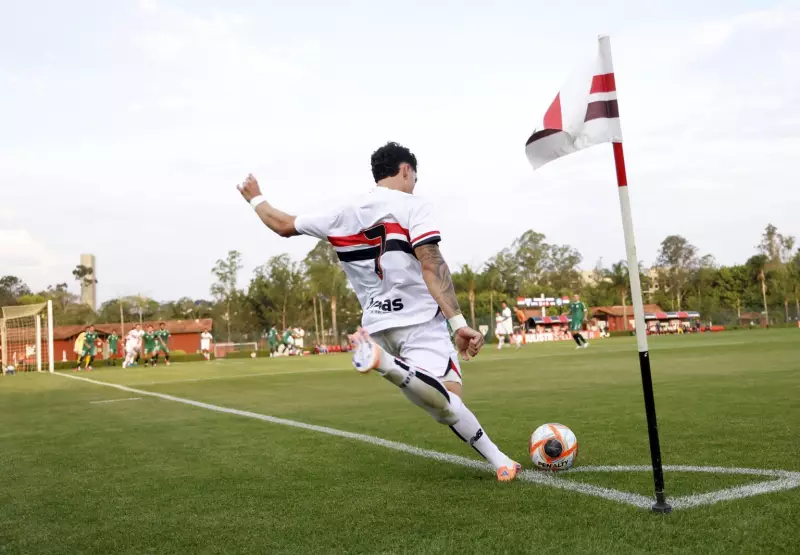 Brasil domina ranking mundial: 4 clubes entre as melhores bases do planeta