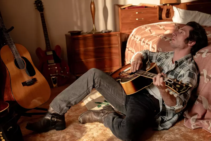 Bruce Springsteen: Nova música 'Salve-me do Desconhecido' revela luta sombria contra a depressão