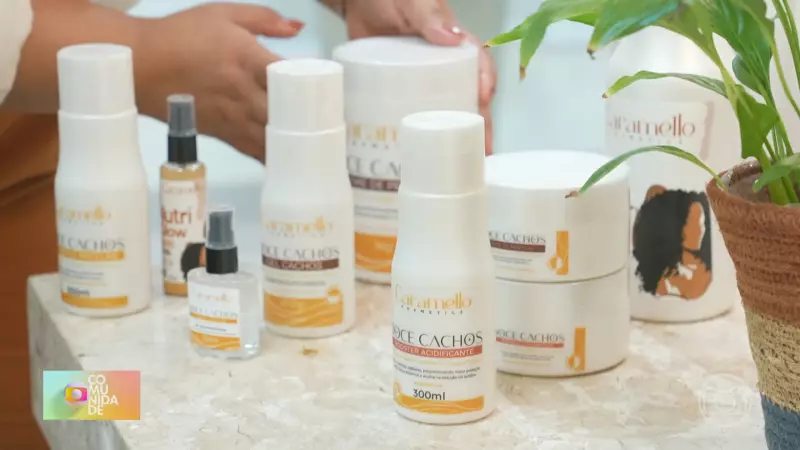 Cabeleireira do Santíssimo Cria Linha de Cosméticos Exclusiva para Cabelos Crespos e Cacheados