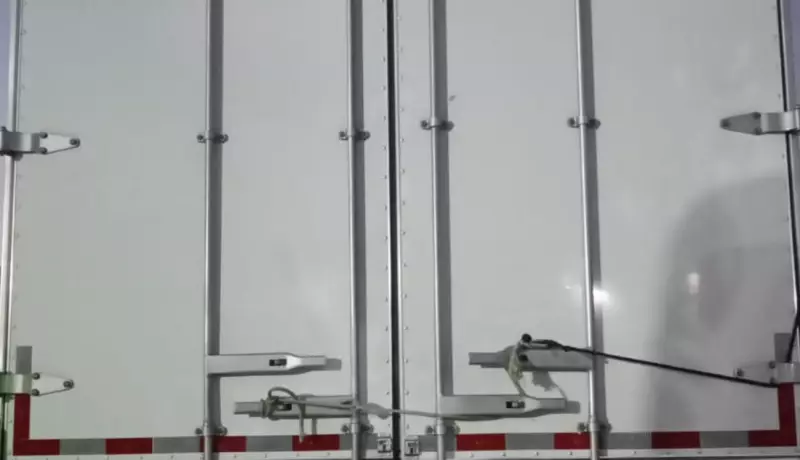 Caminhoneiro é sequestrado por criminosos armados em assalto violento na BR-135, em Minas Gerais