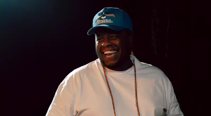 Carnaval vs Alta Costura: Por Que a Festa Popular Carrega Mais História Que as Passarelas de Luxo