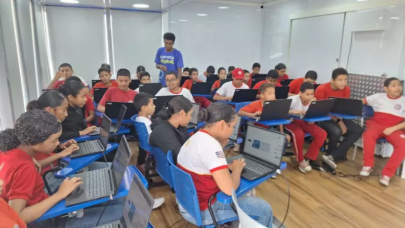 Carreta Digital chega a Codó com cursos GRATUITOS de tecnologia para jovens da rede pública