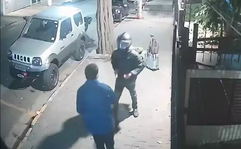 Celular na Mira: São Paulo Tem Mais de 500 Roubos POR DIA - Veja os Bairros Mais Perigosos