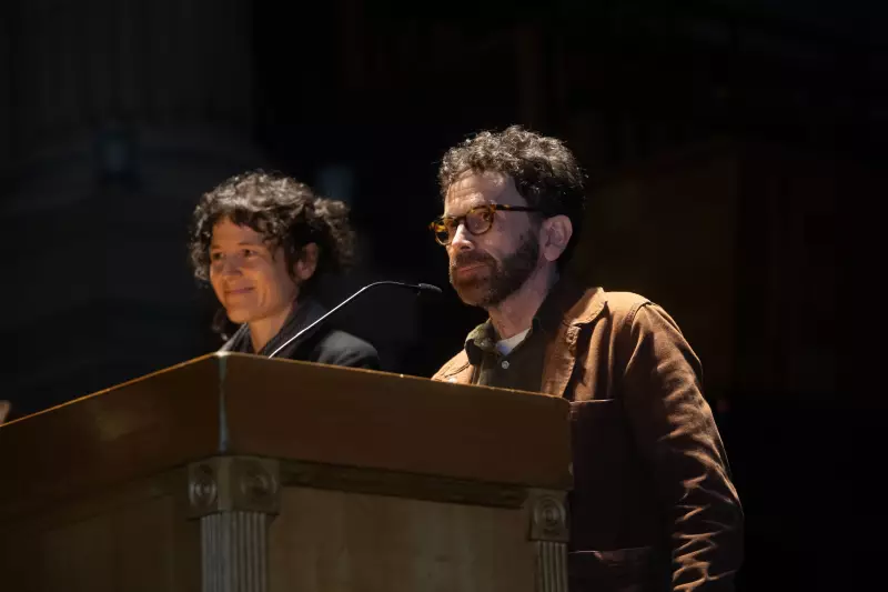 Charlie Kaufman Revela: 'Acredito Que Existir Já É o Suficiente' em Entrevista Exclusiva
