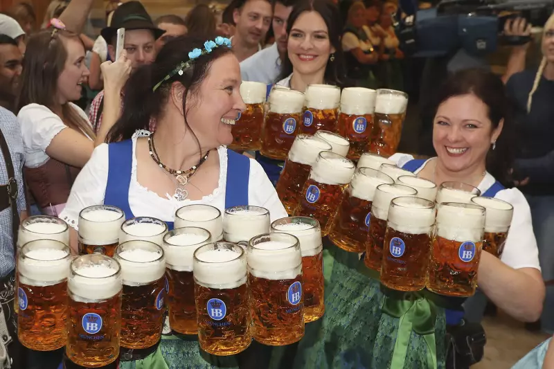 Chopp ou Chope? Descubra a Forma Correta de Pedir na Oktoberfest e Evite Gafes
