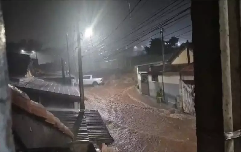 Chuva Intensa Provoca Estragos e Alerta em Itapeva: Defesa Civil em Ação