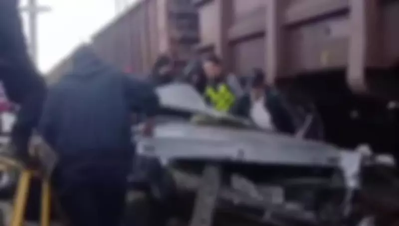 Colisão entre Carro e Trem em Paraíba do Sul: Homem Fica Ferido em Acidente Grave