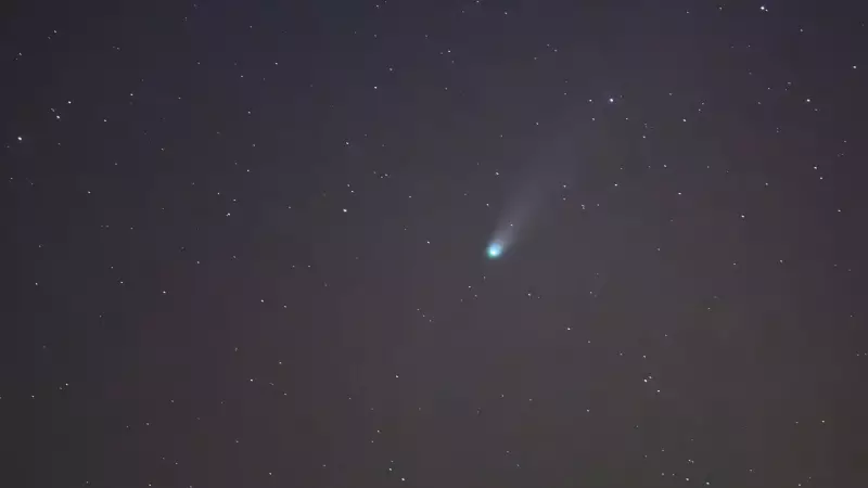 Cometa Lemmon atinge pico de brilho e será visível a olho nu no Brasil - Saiba como observar!