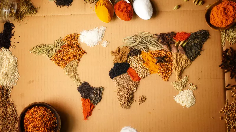 Comida Como Ponte Cultural: Como a Gastronomia Pode Reduzir Preconceitos Contra Imigrantes