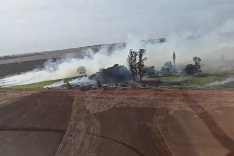 Conflito Agrário em MS: Indígenas Incendeiam Máquinas e Ocupam Fazenda em Protesto