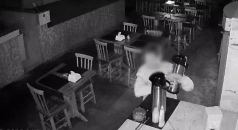 Criminoso serial é flagrado arrombando restaurante em MG e furtando garrafas de café