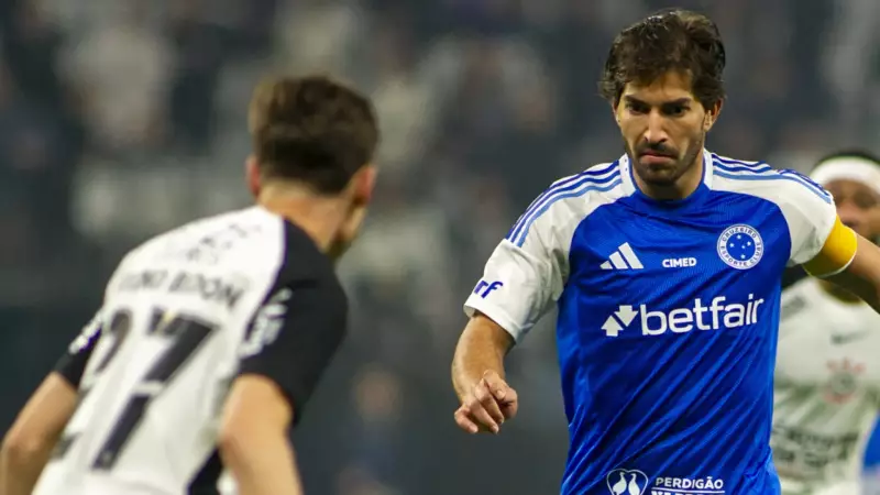 Cruzeiro vence Fortaleza e mantém pressão sobre Palmeiras e Flamengo no Brasileirão