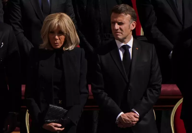 Cyberbullying contra Brigitte Macron: Como ataques online afetaram a saúde da primeira-dama da França