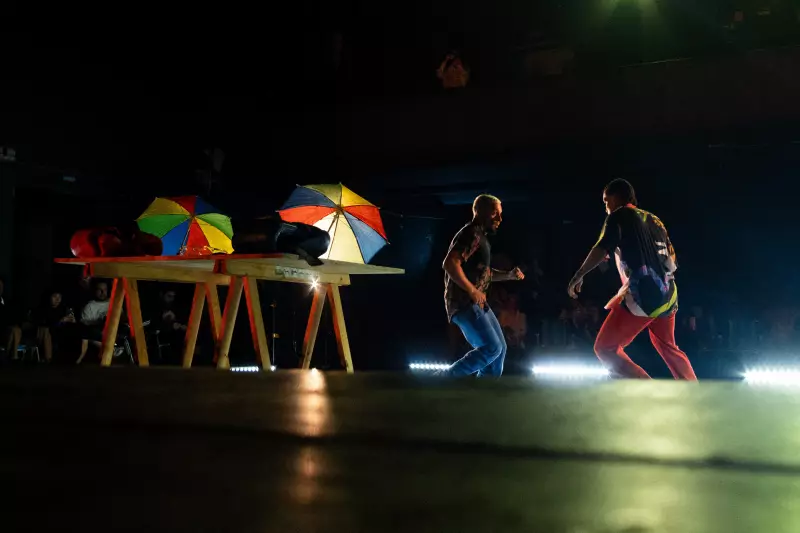 Da Favela à Bienal: Como o Boxe do Moinho Conquistou o Maior Evento de Arte do Brasil