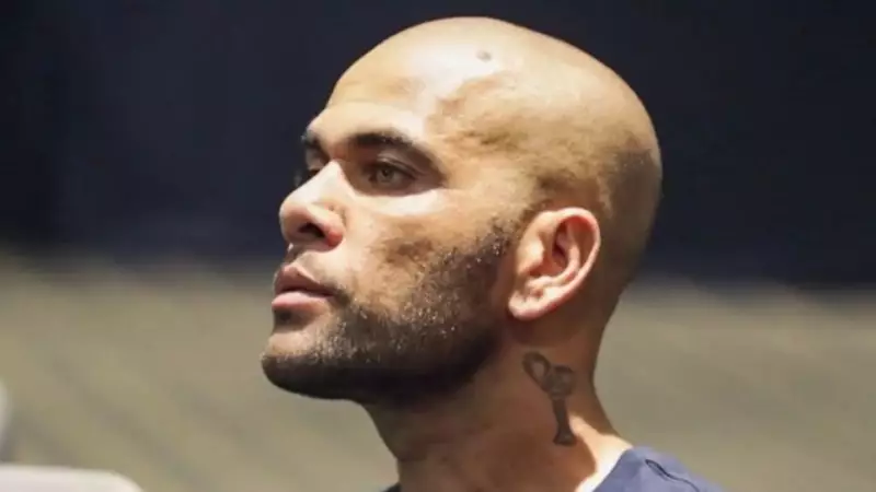Daniel Alves se pronuncia em igreja evangélica na Espanha e faz declaração impactante sobre fé