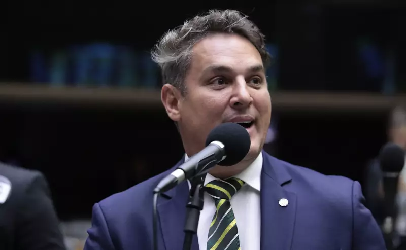Deputado Zucco Quer Levar Modelo de Segurança de El Salvador para o Brasil: Missão Internacional em Busca de Soluções