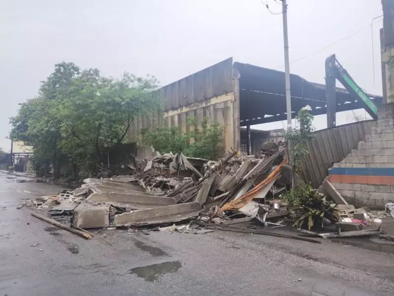 Desabamento de Galpão em Santos: Estrutura e Muro Colapsam e Deixam Feridos