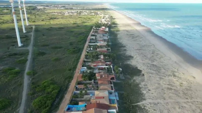 Desaparecimento no Mar: Bombeiros Retomam Buscas por Jovem em Barra dos Coqueiros