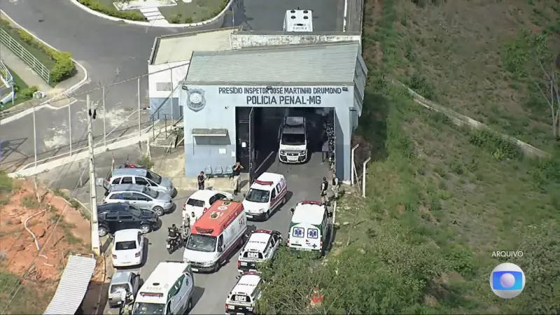 Detento morre após passar mal em cela de triagem: Polícia investiga morte em presídio de Ribeirão das Neves