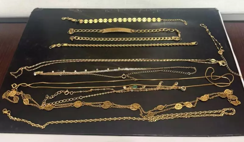 Diarista é presa pela Polícia Civil por furtar joias em condomínio de luxo em Americana