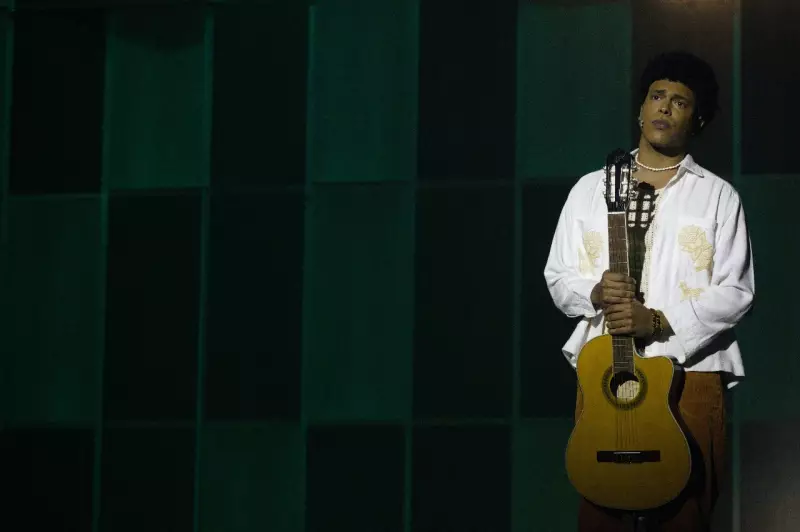 DJAVAN: Musical que conta a trajetória do ícone alagoano estreia em Maceió com emoção