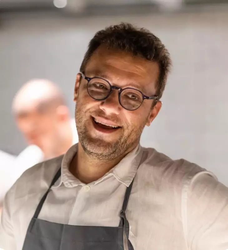 Do Sertão à Gastronomia: Como Famosos como Pretinho da Serrinha e Thomas Troisgros Estão no Airbnb