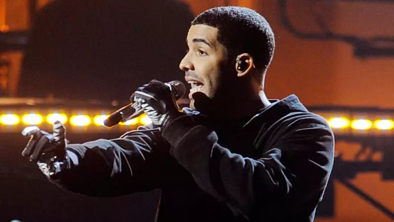 Drake na Mira da Justiça: Rapper é Processado por Promover Cassino Ilegal Online