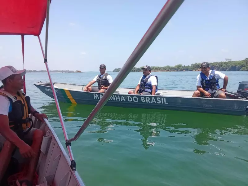 Embarcação Afunda no Rio Tocantins: Dois Homens Desaparecidos Após Acidente com Motos