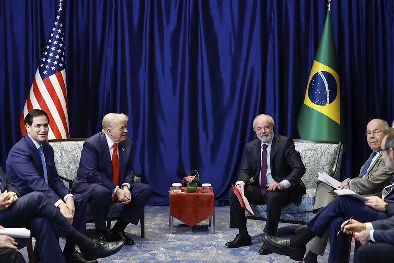 Encontro entre Lula e Trump na Malásia gera reações políticas no Brasil