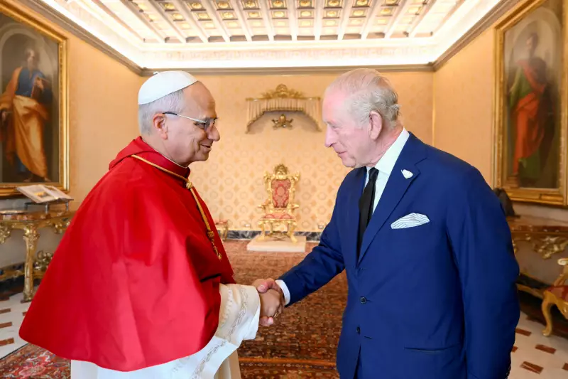 Encontro Histórico: Rei Charles III e Papa Leão XIV se Reúnem em Vaticano em Momento de União