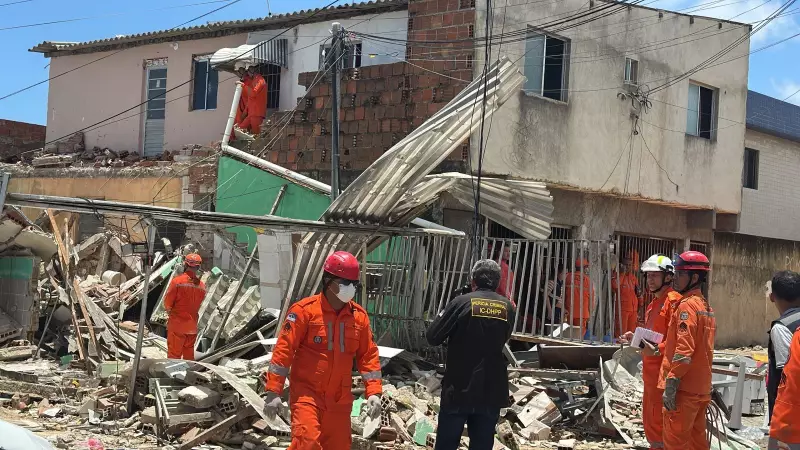 Explosão em Olinda: Oito casas destruídas e famílias desabrigadas em bairro residencial