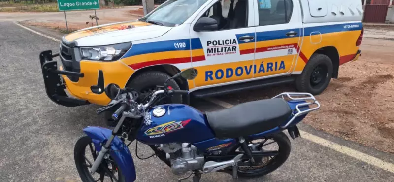 Farol Azul e Escapamento Barulhento: Condutor Inabilitado é Preso com Drogas na LMG